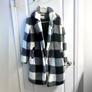 Black and white Teddy Coat!